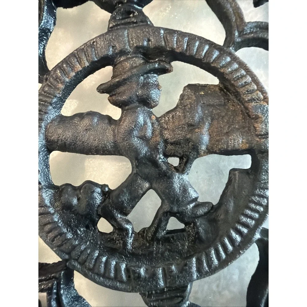 Set Of 2 Vintage Cast Iron Trivets Amish Boy And Girl OLA000